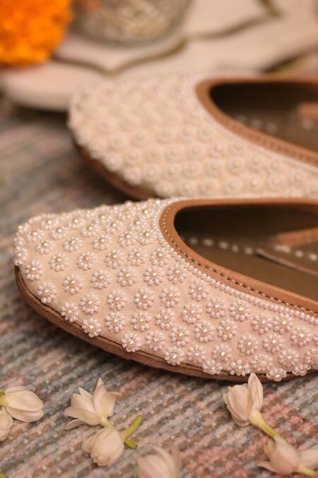 Buy_Coral Haze_Ivory Geet Pearl Embroidered Juttis _Online_at_Aza_Fashions