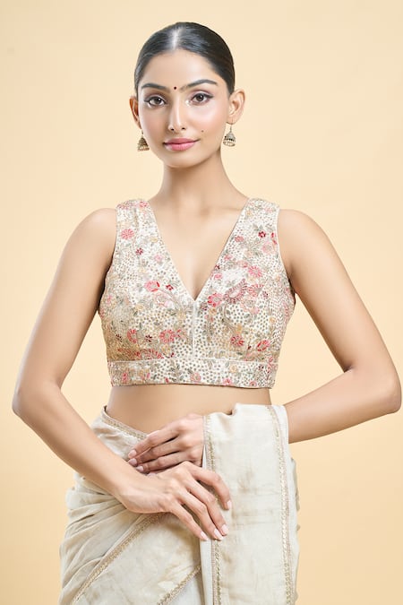 Buy_Samyukta Singhania_Cream Georgette Sequins, Embroidery Plunge Neck Floral Saree Blouse