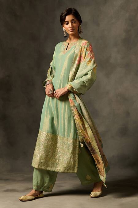 Buy_Saundh_Green Viscose Embroidery Split V-neck Tashi Cord Neckline Kurta Set_Online_at_Aza_Fashions