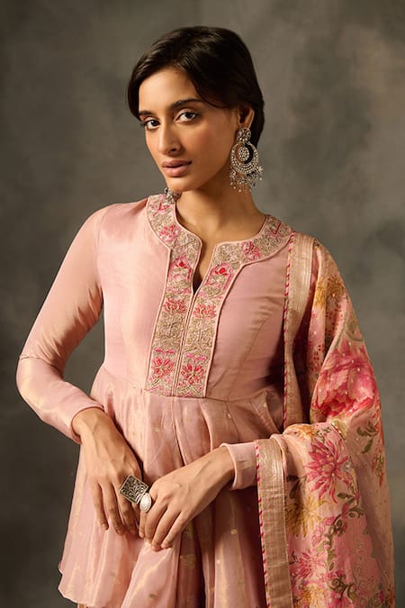 Shop Saundh Pink Viscose Embroidery Split V-neck Irja Placket Peplum Kurta Flared Pant Set Online at Aza Fashions Shop_Saundh_Pink Viscose Embroidery Split V-neck Irja Placket Peplum Kurta Flared Pant Set _Online_at_Aza_Fashions