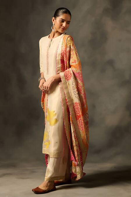 Buy_Saundh_Ivory Viscose Embroidery Round Neck Kora Flower Placement Woven Kurta Set_Online_at_Aza_Fashions