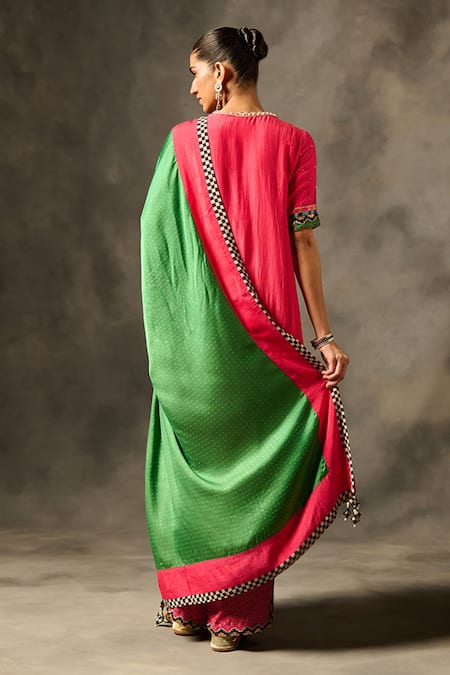 Saundh Savi Neckline Embroidered Kurta Set