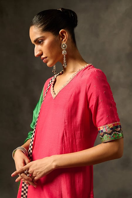 Saundh Pink Viscose Embroidery V-neck Savi Neckline Kurta Set Online at Aza Fashions Saundh_Pink Viscose Embroidery V-neck Savi Neckline Kurta Set _Online_at_Aza_Fashions