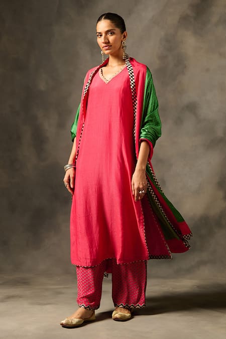 Saundh Pink Viscose Embroidery V-neck Savi Neckline Kurta Set at Aza Fashions Saundh_Pink Viscose Embroidery V-neck Savi Neckline Kurta Set _at_Aza_Fashions