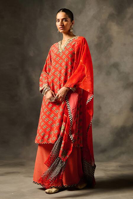 Saundh Red Crepe, Organza, Cotton Embroidery Split Sila Geometric Print Kurta Set Online at Aza Fashions Saundh_Red Crepe, Organza, Cotton Embroidery Split Sila Geometric Print Kurta Set _Online_at_Aza_Fashions