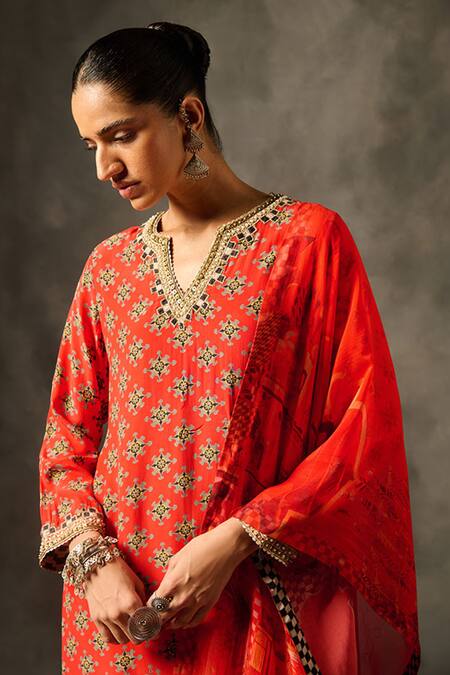 Shop Saundh Red Crepe, Organza, Cotton Embroidery Split Sila Geometric Print Kurta Set Online at Aza Fashions Shop_Saundh_Red Crepe, Organza, Cotton Embroidery Split Sila Geometric Print Kurta Set _Online_at_Aza_Fashions