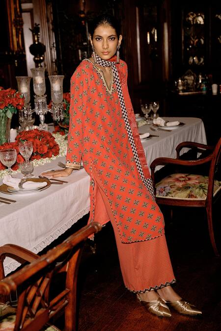 Buy Saundh Red Crepe, Organza, Cotton Embroidery Split Sila Geometric Print Kurta Set Buy_Saundh_Red Crepe, Organza, Cotton Embroidery Split Sila Geometric Print Kurta Set