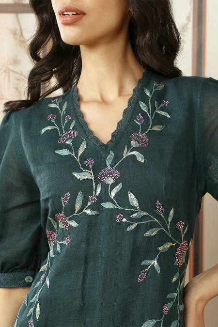 Buy_Kaveri_Green 100% Linen Embroidered Viners V Neck Dahlia Dia Dress 