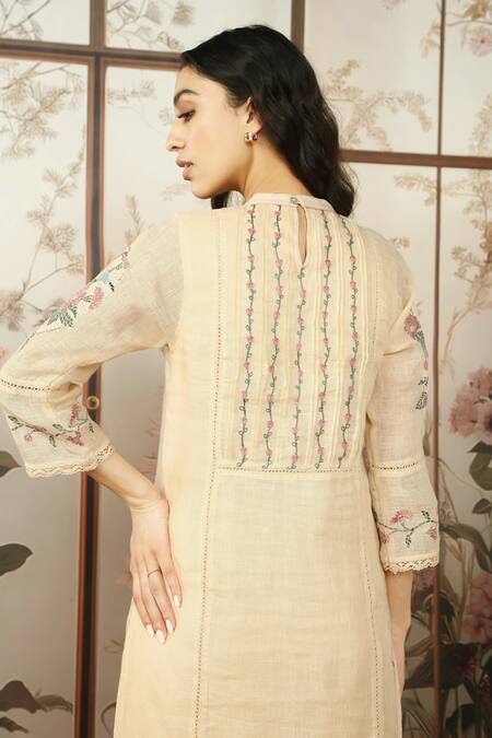 Buy Kaveri Yellow Linen Embroidery Round Neck Mosaic Floral Print Kurta Pant Set Buy_Kaveri_Yellow Linen Embroidery Round Neck Mosaic Floral Print Kurta Pant Set