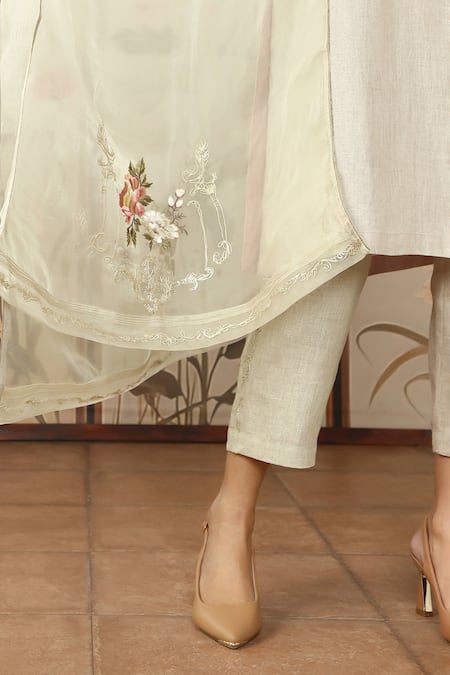 Kaveri_Beige Linen, Silk Embroidery V-neck Peony Parade Kurta Pant Set _at_Aza_Fashions