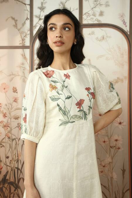 Kaveri_Off White Linen Embroidered Silk Thread Round Stained Glass Sam Applique Dress _at_Aza_Fashions