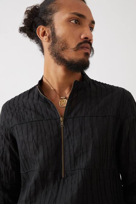 Son Of A Noble Snob Black Linen Mateo Pintuck Texture Kurta With Trouser Online at Aza Fashions Son Of A Noble Snob_Black Linen Mateo Pintuck Texture Kurta With Trouser _Online_at_Aza_Fashions