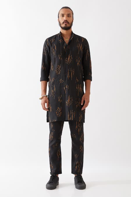 Son Of A Noble Snob Black Linen Carson Meteor Kurta With Trousers Online at Aza Fashions Son Of A Noble Snob_Black Linen Carson Meteor Kurta With Trousers _Online_at_Aza_Fashions