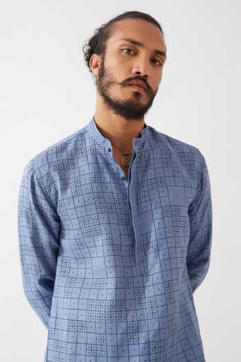 Son Of A Noble Snob Blue Linen Luka Dominos Kurta With Trousers at Aza Fashions Son Of A Noble Snob_Blue Linen Luka Dominos Kurta With Trousers _at_Aza_Fashions