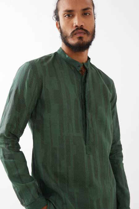 Son Of A Noble Snob_Green Linen Embroidery Vincent Spaces Printed Straight Kurta With Pant _at_Aza_Fashions
