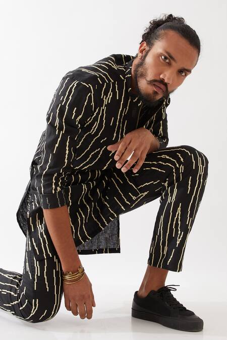 Shop Son Of A Noble Snob Black Linen Luis Rain Contrast Print Kurta Set Shop_Son Of A Noble Snob_Black Linen Luis Rain Contrast Print Kurta Set