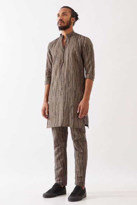 Shop Son Of A Noble Snob Grey Cotton, Linen Luis Rain Printed Kurta Set Online at Aza Fashions Shop_Son Of A Noble Snob_Grey Cotton, Linen Luis Rain Printed Kurta Set _Online_at_Aza_Fashions