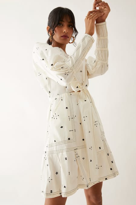 Son Of A Noble Snob Off White Cotton Satin Round Neck Danny Front Tie Printed Dress at Aza Fashions Son Of A Noble Snob_Off White Cotton Satin Round Neck Danny Front Tie Printed Dress _at_Aza_Fashions