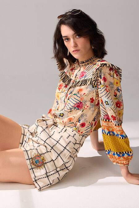 Verb By Pallavi Singhee Ivory Cotton Embroidery Heart Patchwork Shorts Online at Aza Fashions Verb By Pallavi Singhee_Ivory Cotton Embroidery Heart Patchwork Shorts_Online_at_Aza_Fashions