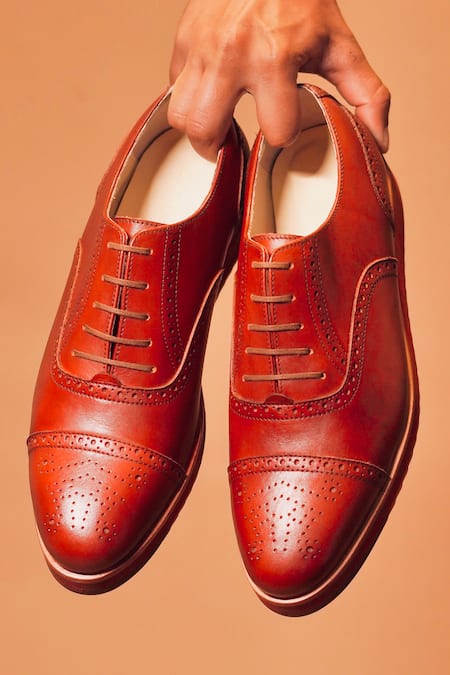 Dmodot_Brown Buckles Alto Bruno Capto Brogue Oxford Shoes _Online_at_Aza_Fashions