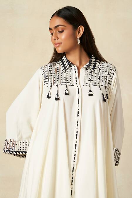 Gulabo By Abu Sandeep_Off White Rayon Tassels, Embroidery Metallic Applique Work Tunic With Pant _at_Aza_Fashions