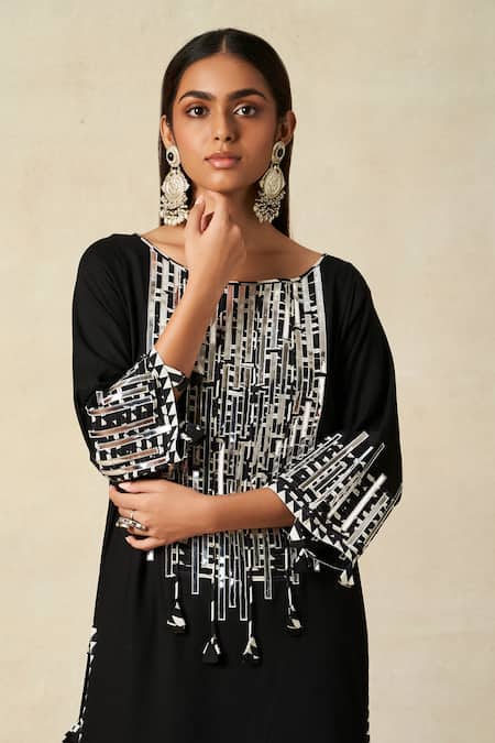 Gulabo By Abu Sandeep_Black Rayon Embroidery Round Neck Geometric Applique Work Kurta _at_Aza_Fashions