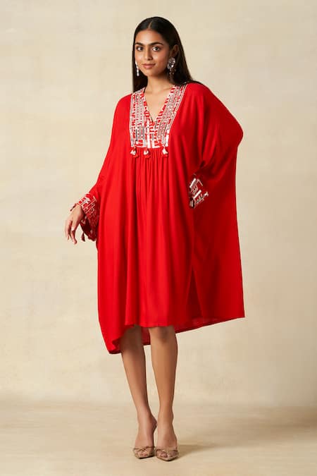 Gulabo By Abu Sandeep_Red Rayon Embroidered Metallic Applique V-neck Geometric Pleated Kaftan _Online_at_Aza_Fashions