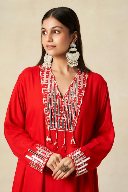 Buy_Gulabo By Abu Sandeep_Red Rayon Metallic Thread V-neck Applique Work Kali Kurta With Pant _Online_at_Aza_Fashions