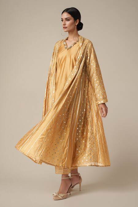 Gulabo By Abu Sandeep_Beige Modal, Chanderi Gota Patti Geometric Pattern Lace Work Coat And Tunic Set _Online_at_Aza_Fashions