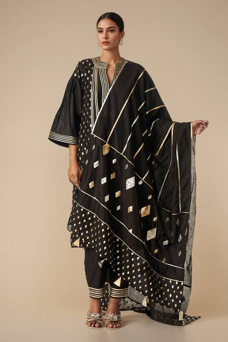 Gulabo By Abu Sandeep_Black Modal, Chanderi Gota Patti Split Embroidered Straight Kurta Pant Set _Online_at_Aza_Fashions