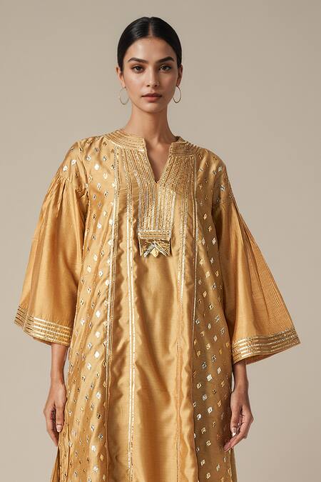 Buy_Gulabo By Abu Sandeep_Beige Modal, Chanderi Gota Patti Split V-neck Embroidered Straight Kurta Set _Online_at_Aza_Fashions