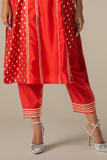 Buy_Gulabo By Abu Sandeep_Red Modal, Chanderi Gota Patti Split V-neck Straight Embroidered Kurta Set _Online_at_Aza_Fashions