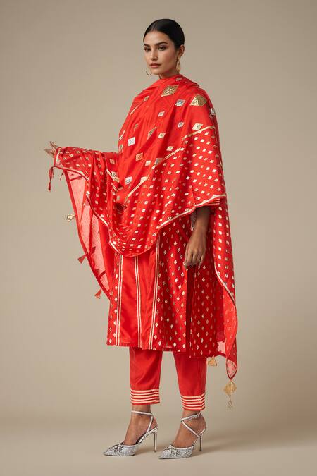 Gulabo By Abu Sandeep_Red Modal, Chanderi Gota Patti Split V-neck Straight Embroidered Kurta Set _at_Aza_Fashions