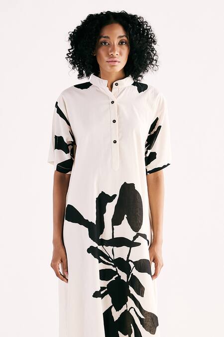 Buy Kharakapas Off White Cotton Mandarin Collar Moonlit Flora Dress Online at Aza Fashions Buy_Kharakapas_Off White Cotton Mandarin Collar Moonlit Flora Dress _Online_at_Aza_Fashions