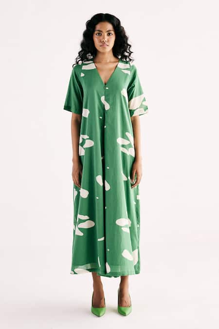 Buy Kharakapas Green Cotton V-neck Gems Of Paradise Jumpsuit Online at Aza Fashions Buy_Kharakapas_Green Cotton V-neck Gems Of Paradise Jumpsuit _Online_at_Aza_Fashions