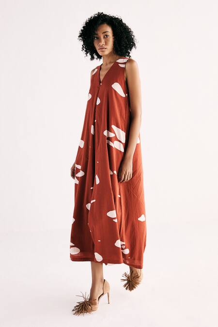 Shop_Kharakapas_Red Cotton V-neck Ember Printed Jumpsuit _Online_at_Aza_Fashions