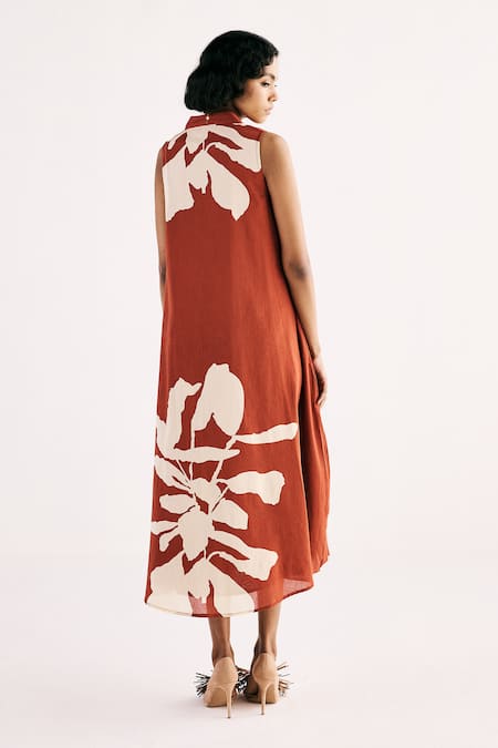 Shop_Kharakapas_Red Cotton Mul Print Abstract Floral V Neck Redwood Garden Dress _at_Aza_Fashions