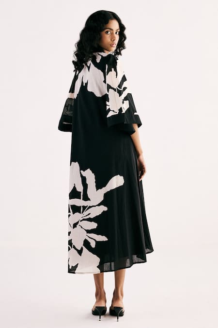 Shop Kharakapas Black Cotton V-neck Blanc Charms Print at Aza Fashions Shop_Kharakapas_Black Cotton V-neck Blanc Charms Print _at_Aza_Fashions