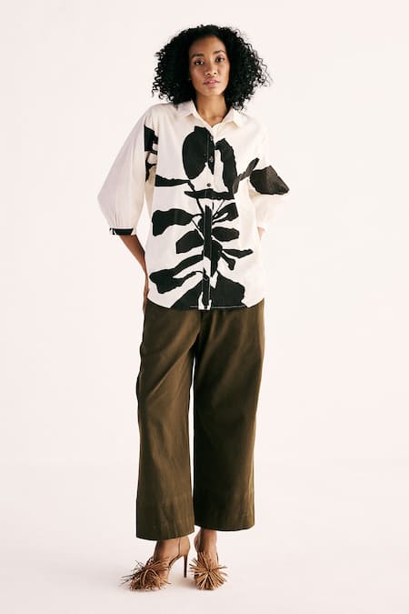 Kharakapas_Green Twill Plain Trouser _Online_at_Aza_Fashions