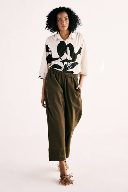 Kharakapas_Green Twill Plain Trouser _at_Aza_Fashions