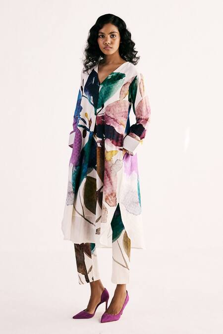 Shop Kharakapas Off White Cotton V-neck Sunset Splash Floral Print A-line Kurta With Pant Online at Aza Fashions Shop_Kharakapas_Off White Cotton V-neck Sunset Splash Floral Print A-line Kurta With Pant _Online_at_Aza_Fashions