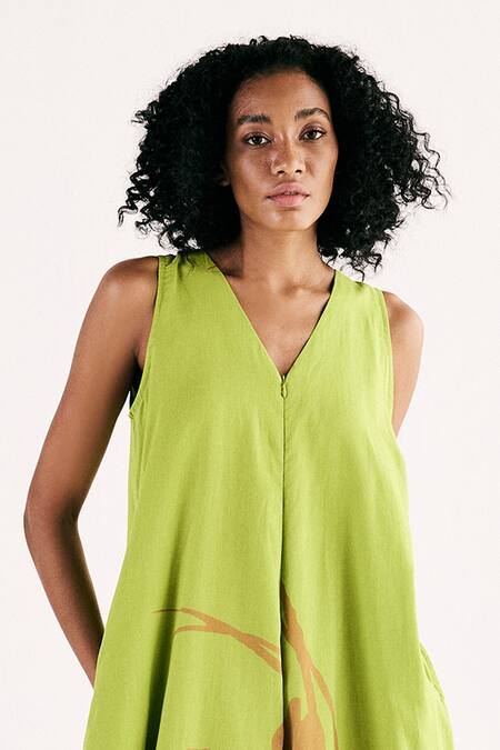 Kharakapas Green Cotton V-neck Limeade Floral Print Flared A-line Jumpsuit Online at Aza Fashions Kharakapas_Green Cotton V-neck Limeade Floral Print Flared A-line Jumpsuit _Online_at_Aza_Fashions