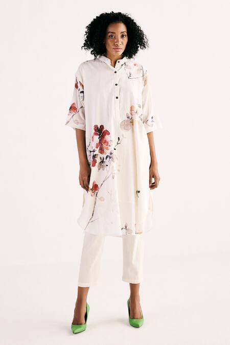 Kharakapas Off White Cotton Embroidery Wisteria Floral Print Straight Kurta With Pant Online at Aza Fashions Kharakapas_Off White Cotton Embroidery Wisteria Floral Print Straight Kurta With Pant _Online_at_Aza_Fashions