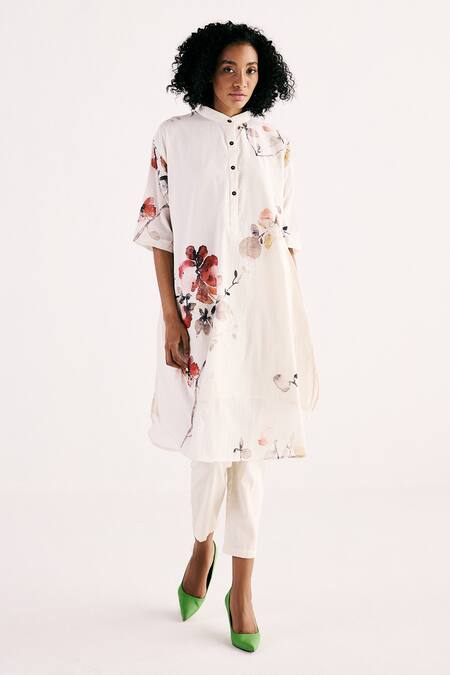 Kharakapas Off White Cotton Embroidery Wisteria Floral Print Straight Kurta With Pant at Aza Fashions Kharakapas_Off White Cotton Embroidery Wisteria Floral Print Straight Kurta With Pant _at_Aza_Fashions
