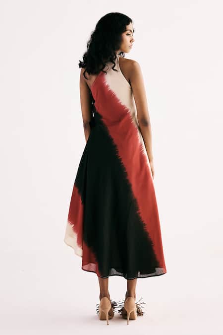 Shop Kharakapas Red Cotton One Shoulder Horizon Gradient Pattern Asymmetric Dress at Aza Fashions Shop_Kharakapas_Red Cotton One Shoulder Horizon Gradient Pattern Asymmetric Dress _at_Aza_Fashions