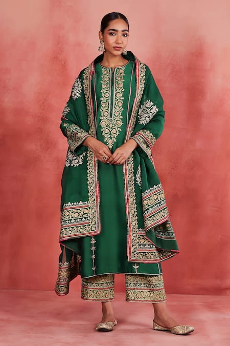 Sue Mue Yaman Aari Embroidered Kurta Set 