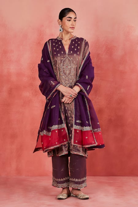 Sue Mue Sakina Floral Embroidered Panelled Kurta Set 