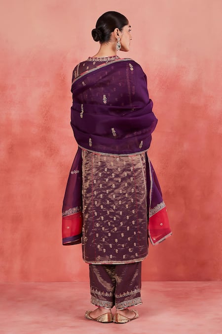 Sue Mue Sakina Floral Embroidered Panelled Kurta Set 