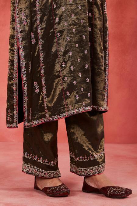 Buy Sue Mue Black Silk Organza, Handloom Cotton Zahira Floral Jaal Panelled Kurta Set Buy_Sue Mue_Black Silk Organza, Handloom Cotton Zahira Floral Jaal Panelled Kurta Set