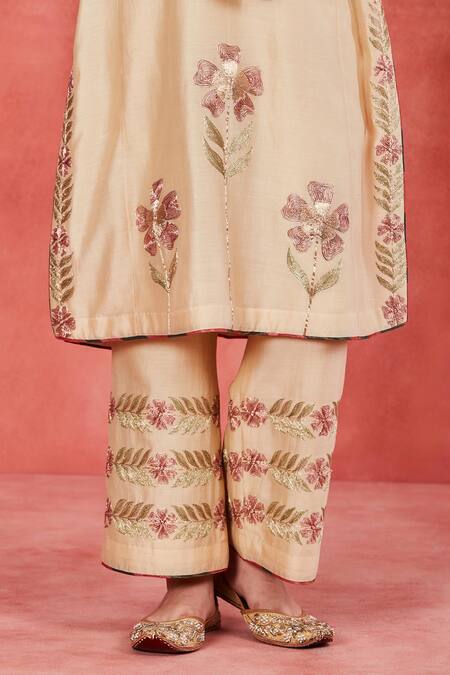 Sue Mue Beige Handloom Cotton Embroidery Mandarin Salma Floral Panelled Kurta Set at Aza Fashions Sue Mue_Beige Handloom Cotton Embroidery Mandarin Salma Floral Panelled Kurta Set _at_Aza_Fashions